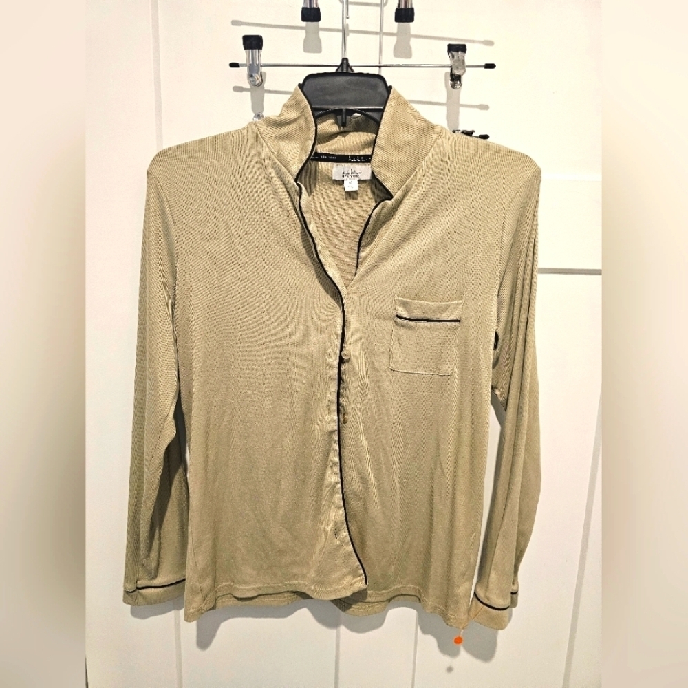 Nicole Miller New York M Pajama Top Beige Button Down Lounge Shirt Black Trim